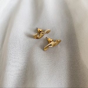 Vintage S Shape Ribbon Gold Stud Earrings
